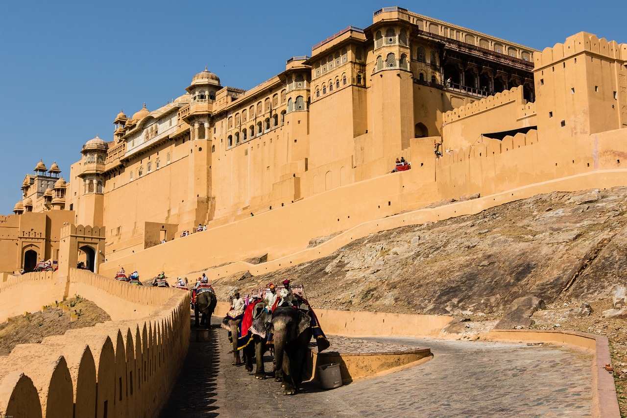 Car Rental With Private Driver In Rajasthan.